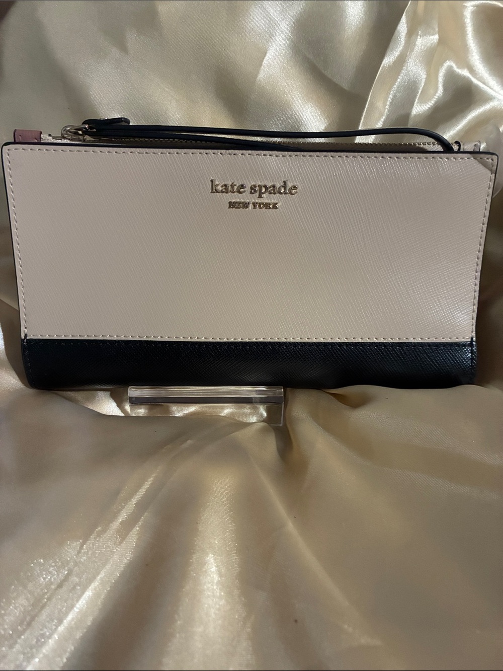 kate spade Two-Tone Black and Cream Saffiano Wristlet